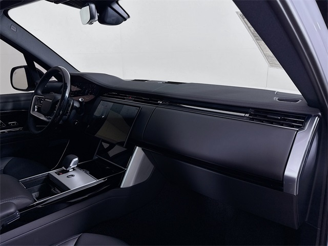 2025 Land Rover Range Rover SE photo 27