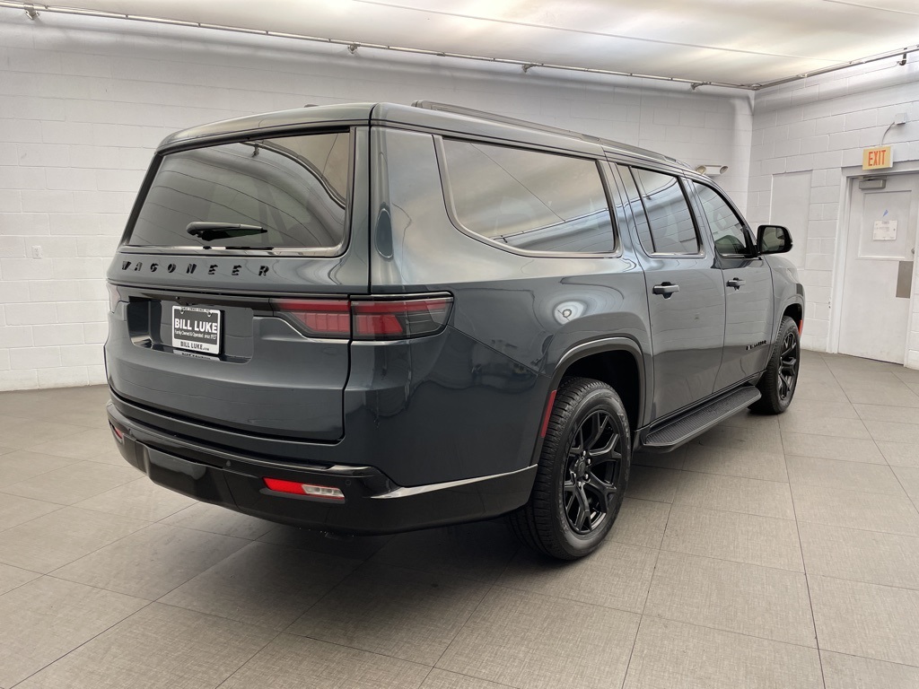 2025 Jeep Wagoneer L Series II photo 2