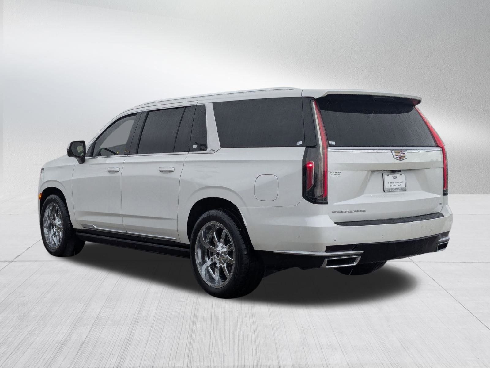 2021 Cadillac Escalade ESV Premium Luxury photo 3