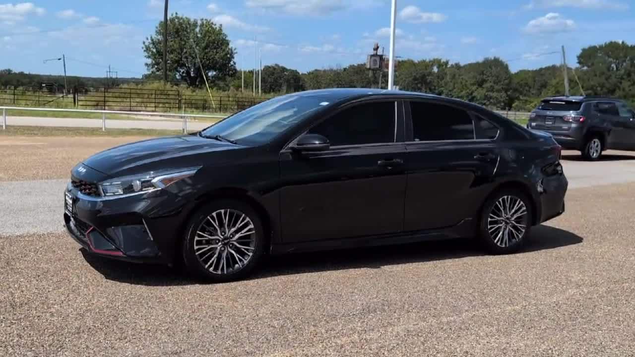 2022 Kia Forte GT-Line photo 4