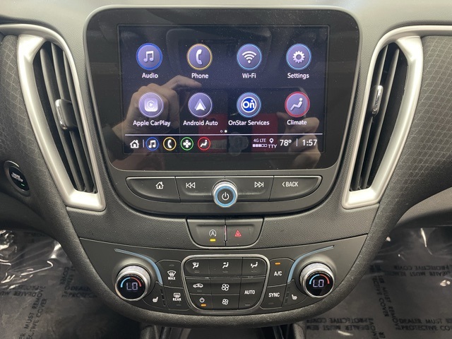2023 Chevrolet Malibu 1LT photo 2