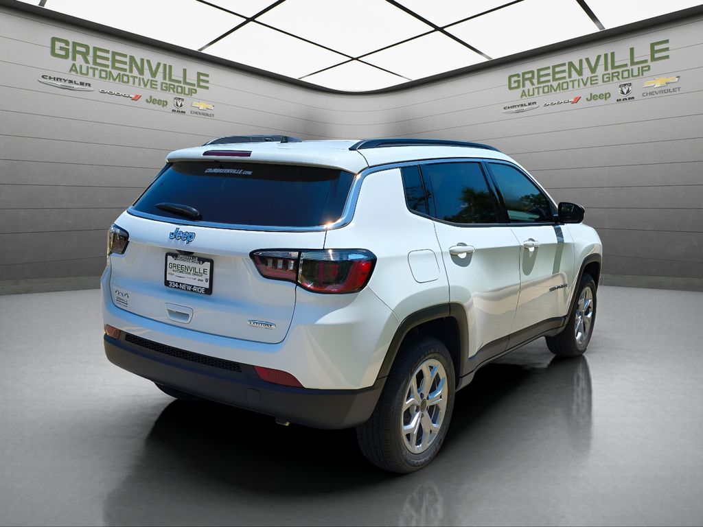 2025 Jeep Compass Latitude photo 4