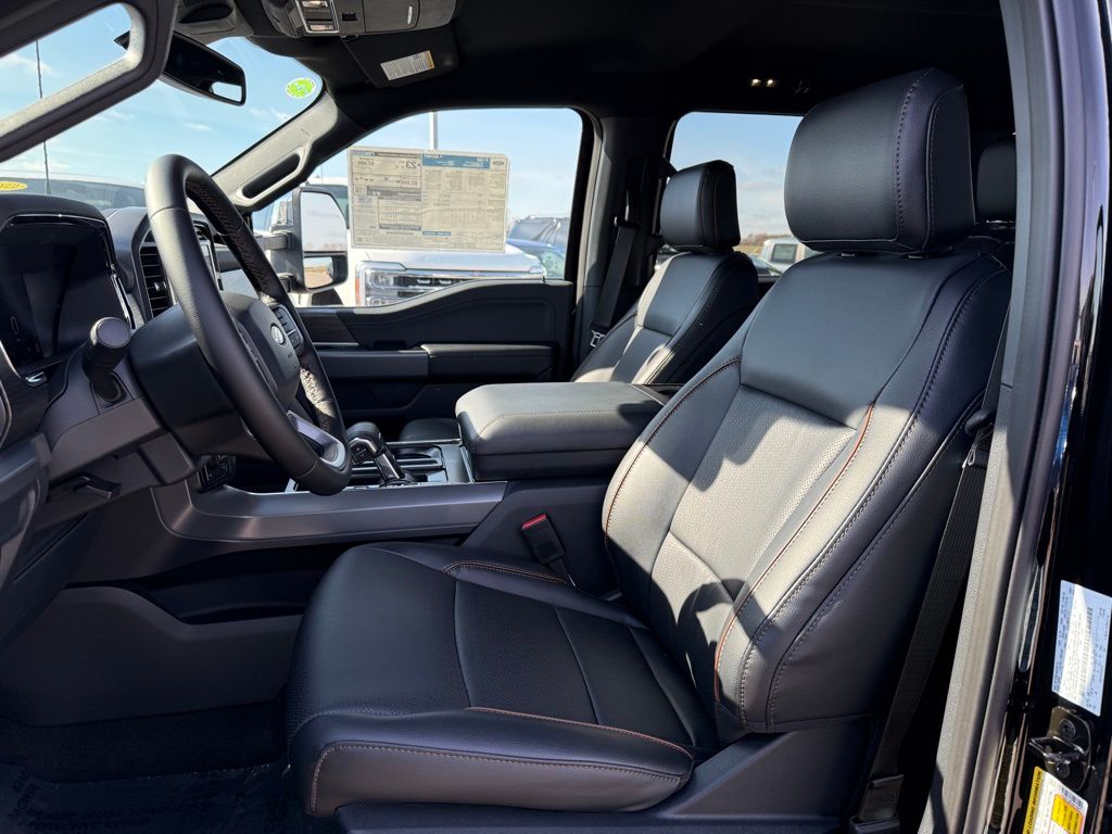 2025 Ford F-150 Lariat photo 4