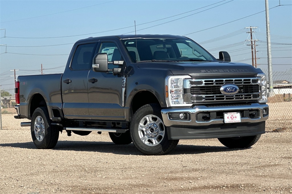2026 Ford F-250 XLT photo 2