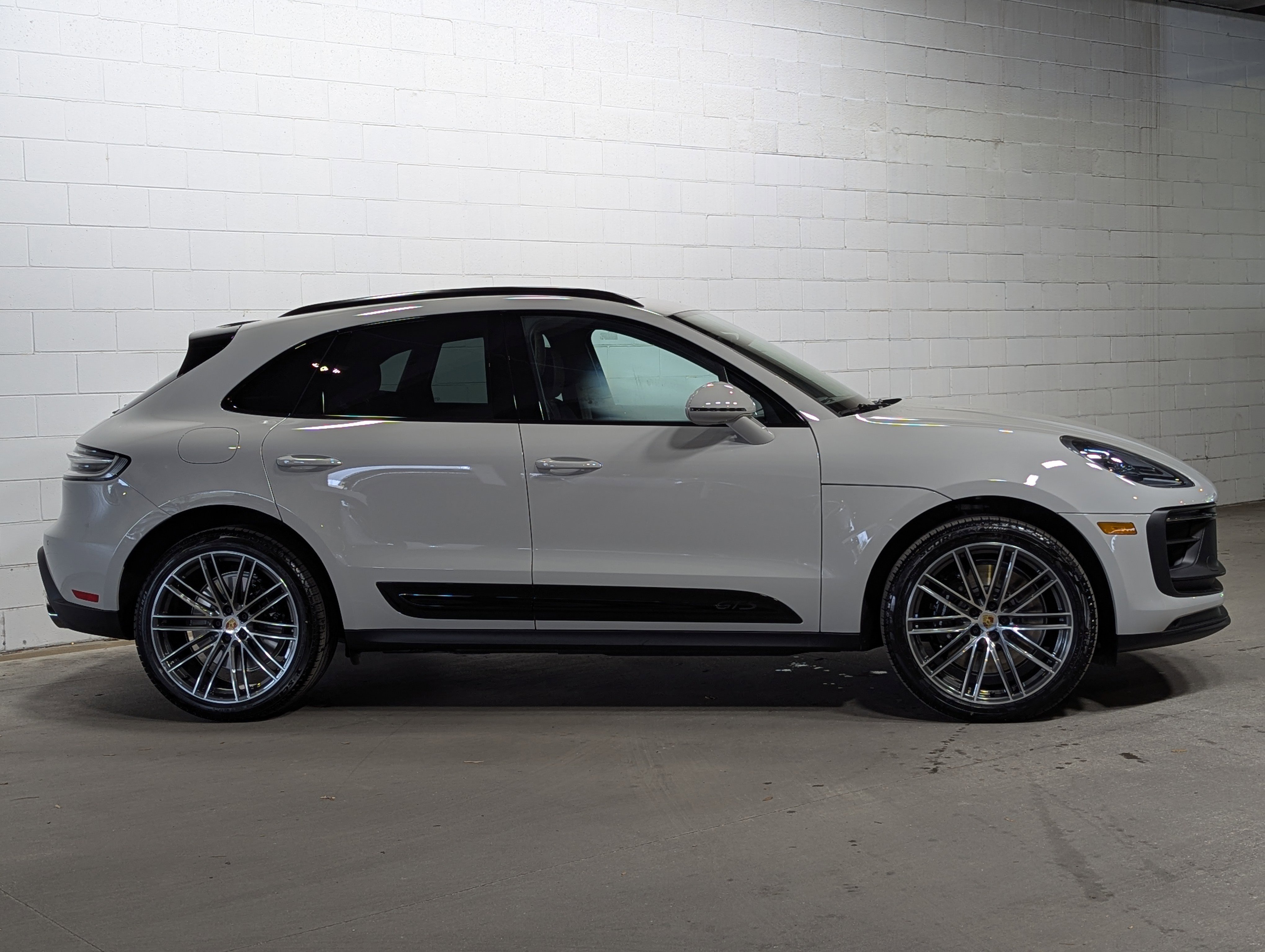 2026 Porsche Macan GTS photo 4