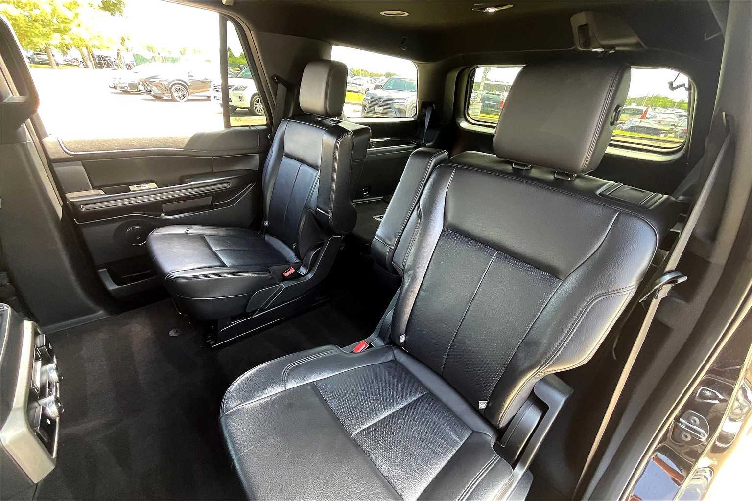 2020 Ford Expedition XLT photo 18