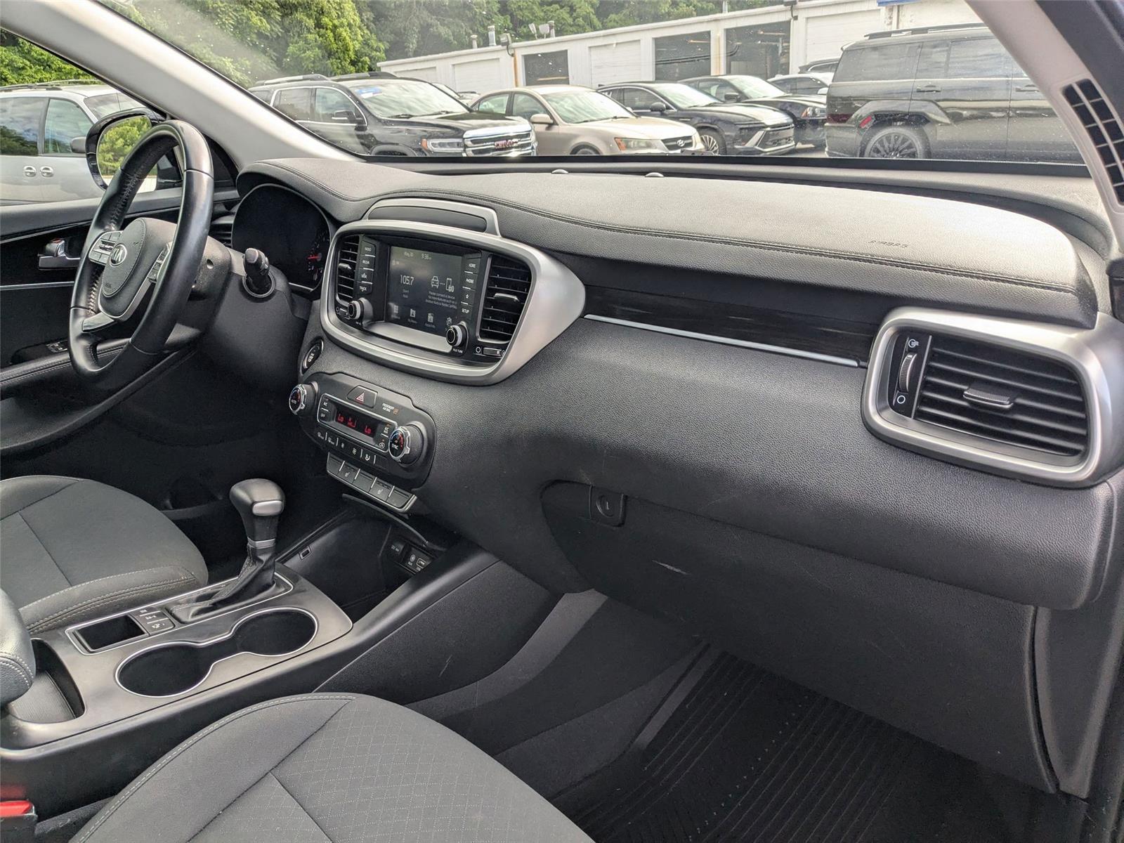 2020 Kia Sorento S V6 photo 35