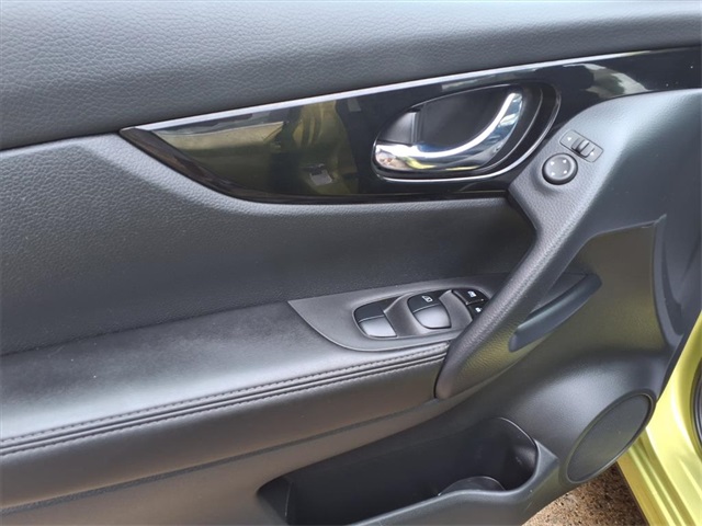 2021 Nissan Rogue Sport SV photo 13