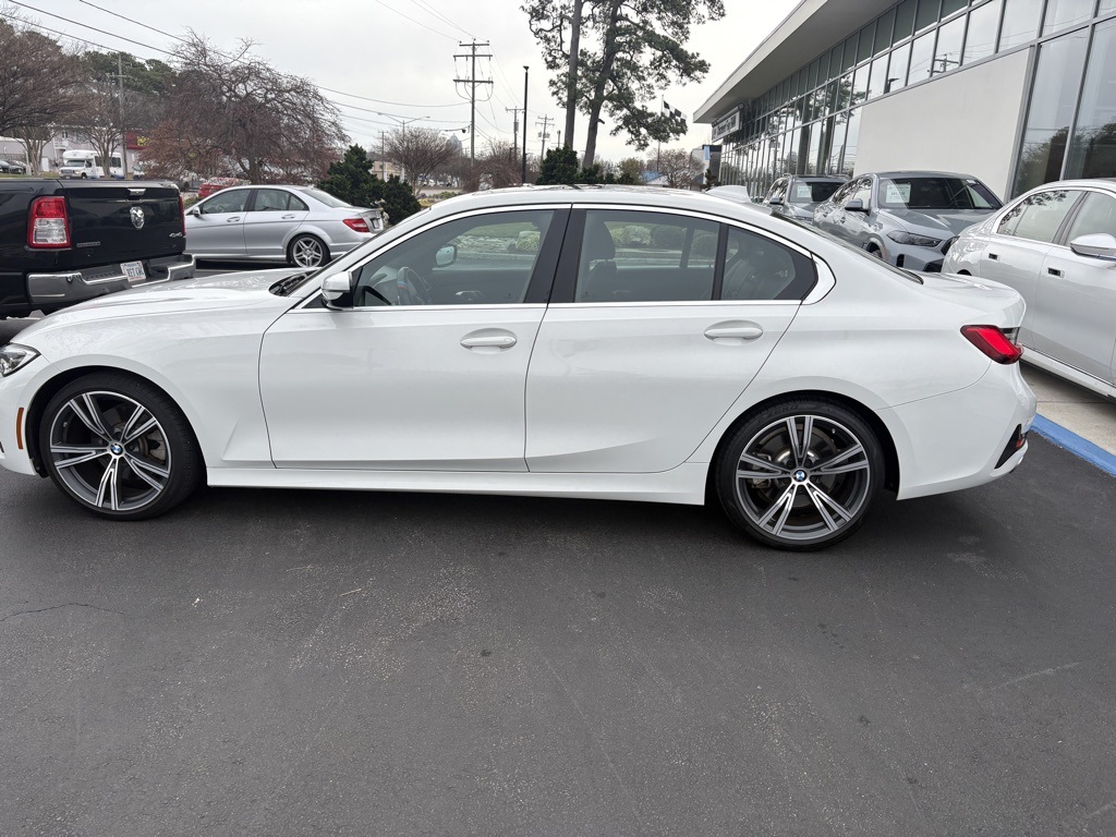 2019 BMW 3 Series 330i's photo