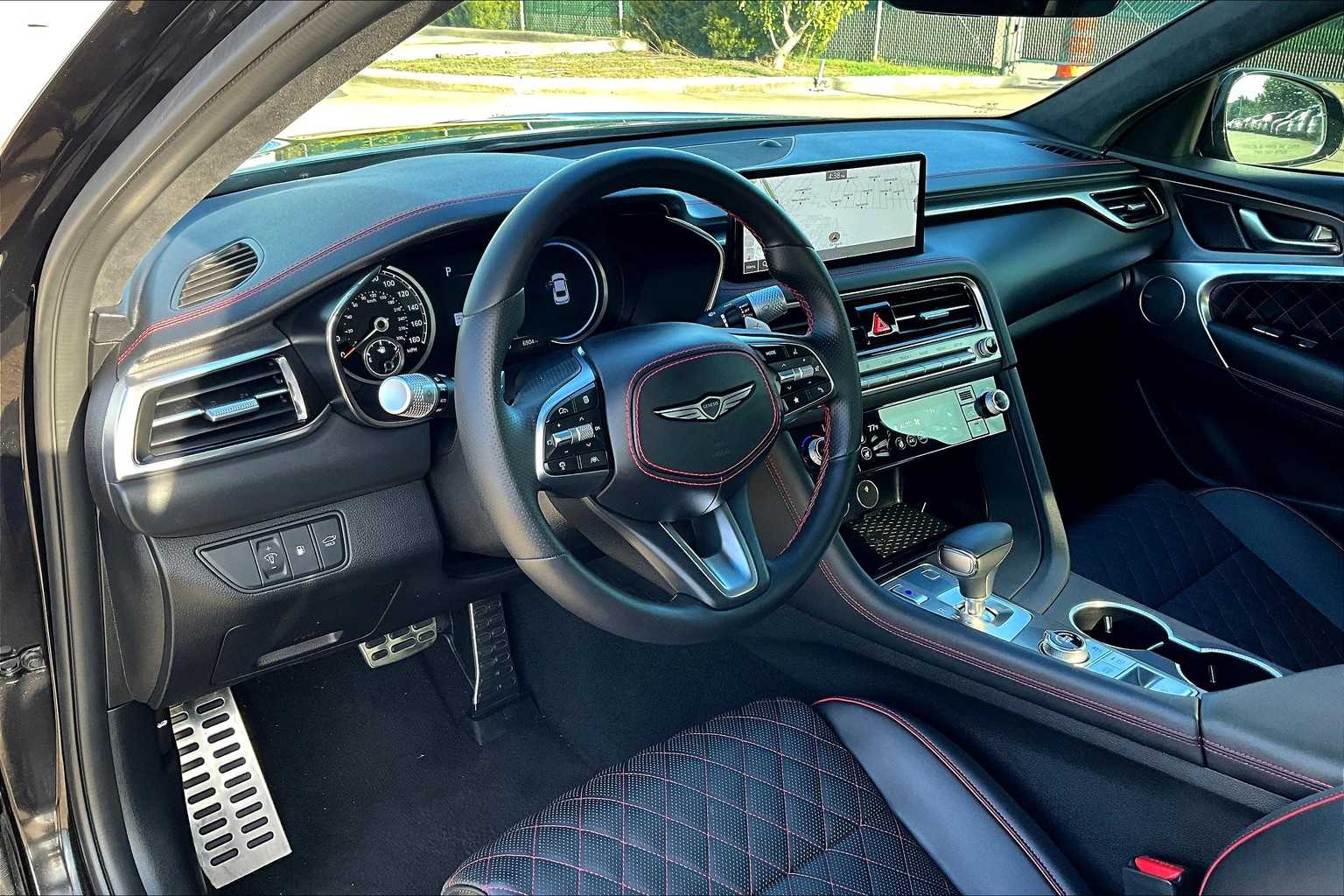 2025 Genesis G70 3.3T Sport Advanced photo 17