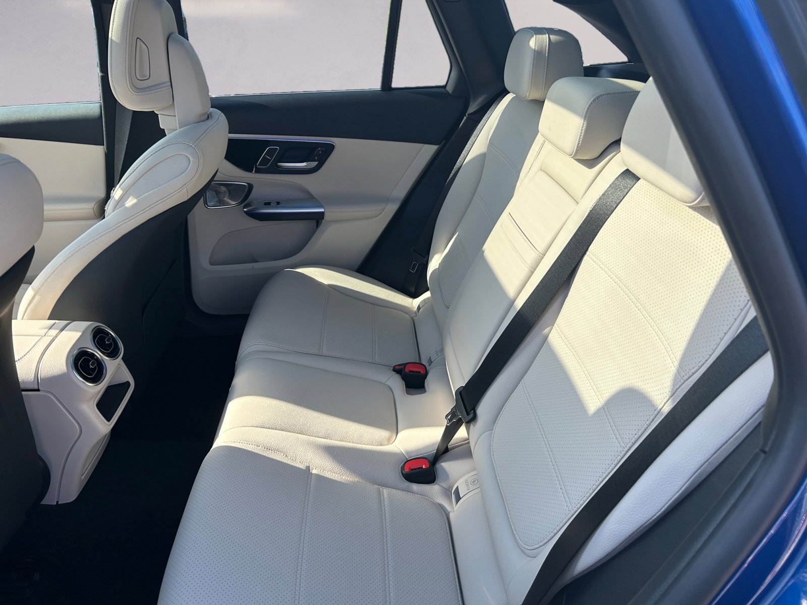 2025 Mercedes Benz GLC 350e 4MATIC photo 11