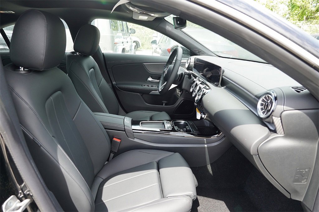 2025 Mercedes Benz CLA 250 photo 12