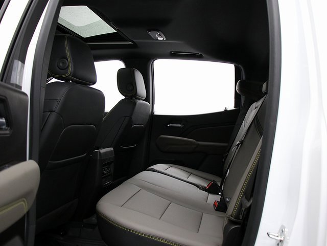 2026 Chevrolet Colorado ZR2 photo 13