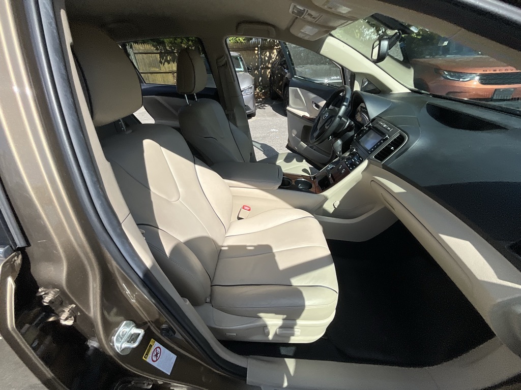 2013 Toyota Venza LE photo 34