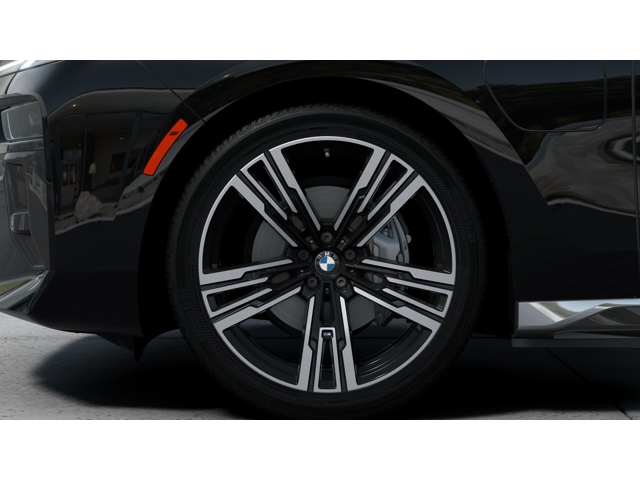 2026 Bmw 750e photo 7