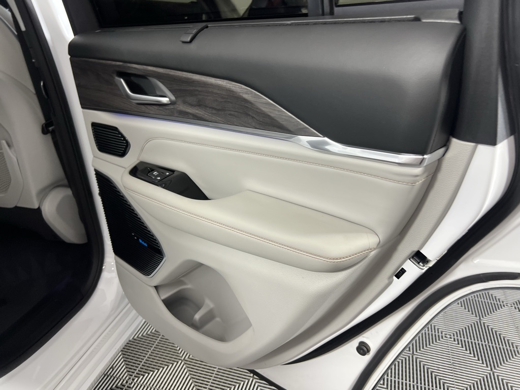 2022 Jeep Grand Cherokee Overland 4xe photo 25
