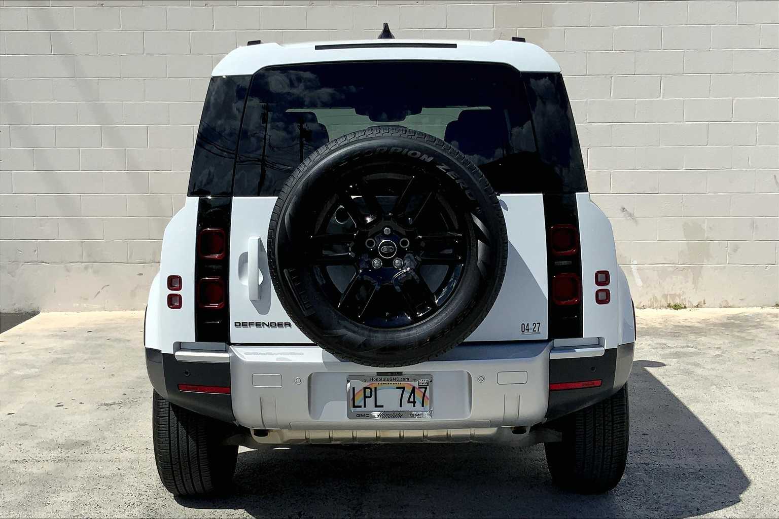 2025 Land Rover Defender S photo 4