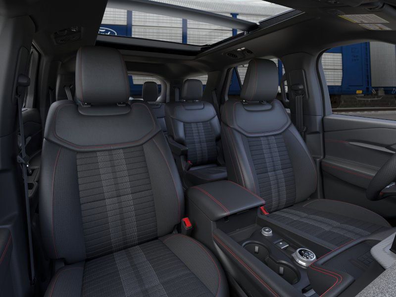 2025 Ford Explorer ST-Line photo 8