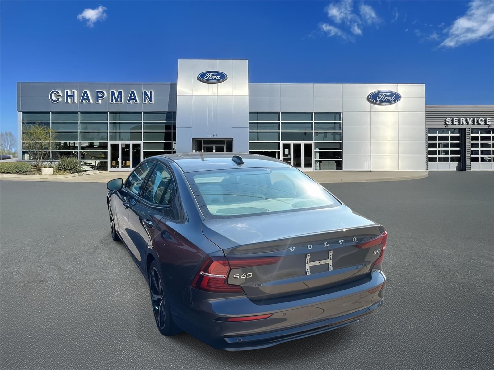 2024 Volvo S60 Plus photo 2