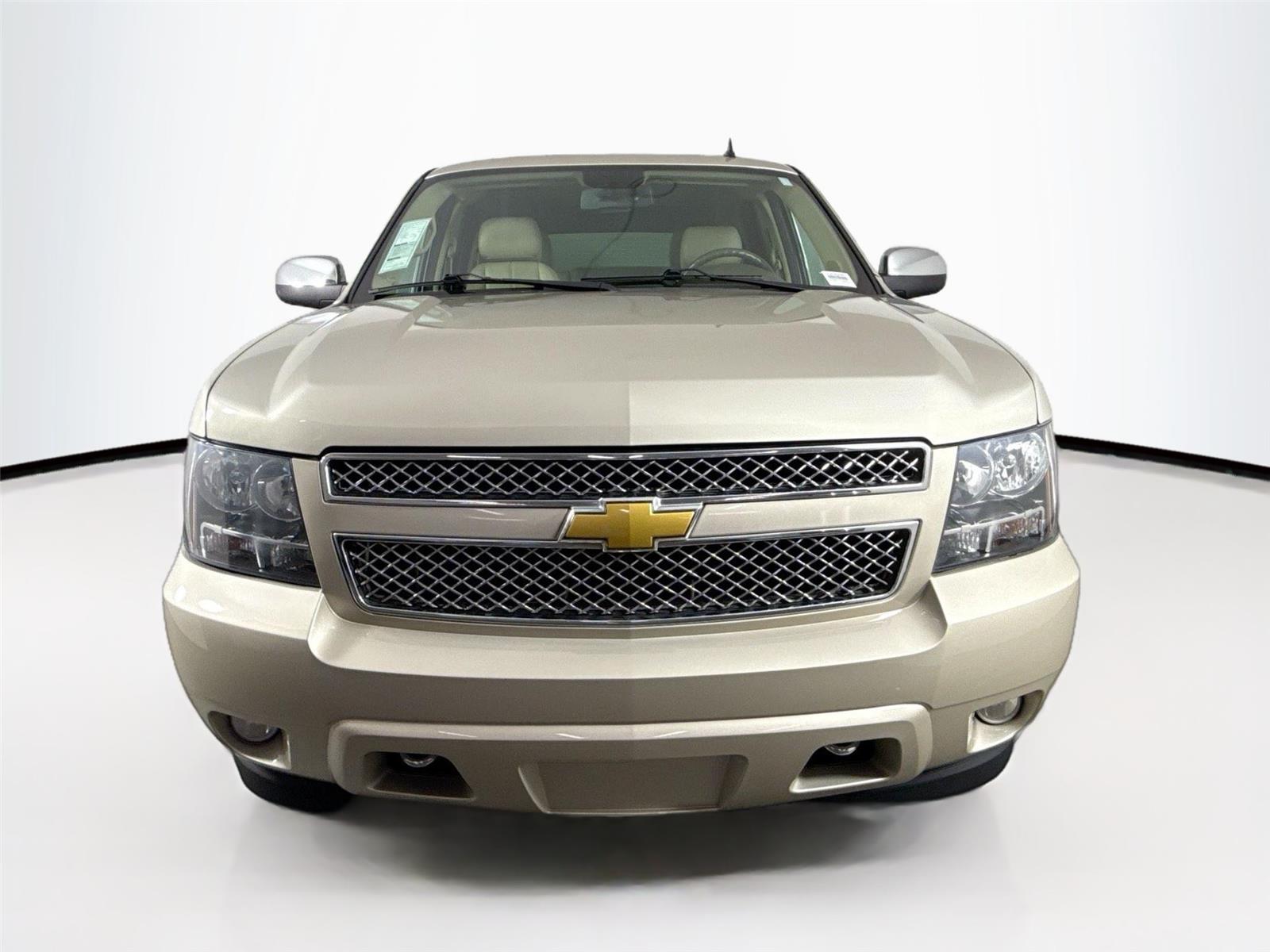 2013 Chevrolet Tahoe LT photo 2