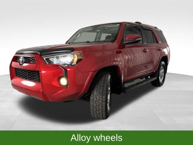 2019 Toyota 4Runner SR5 photo 2