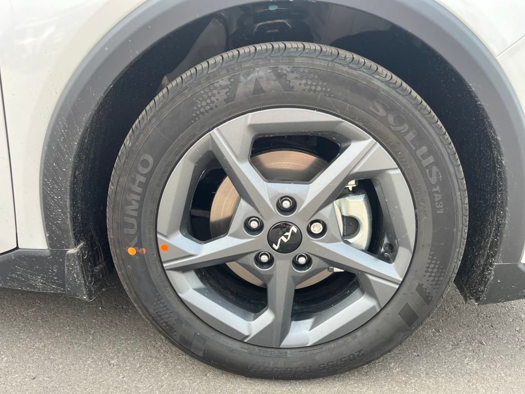 2025 Kia K4 LXS photo 11