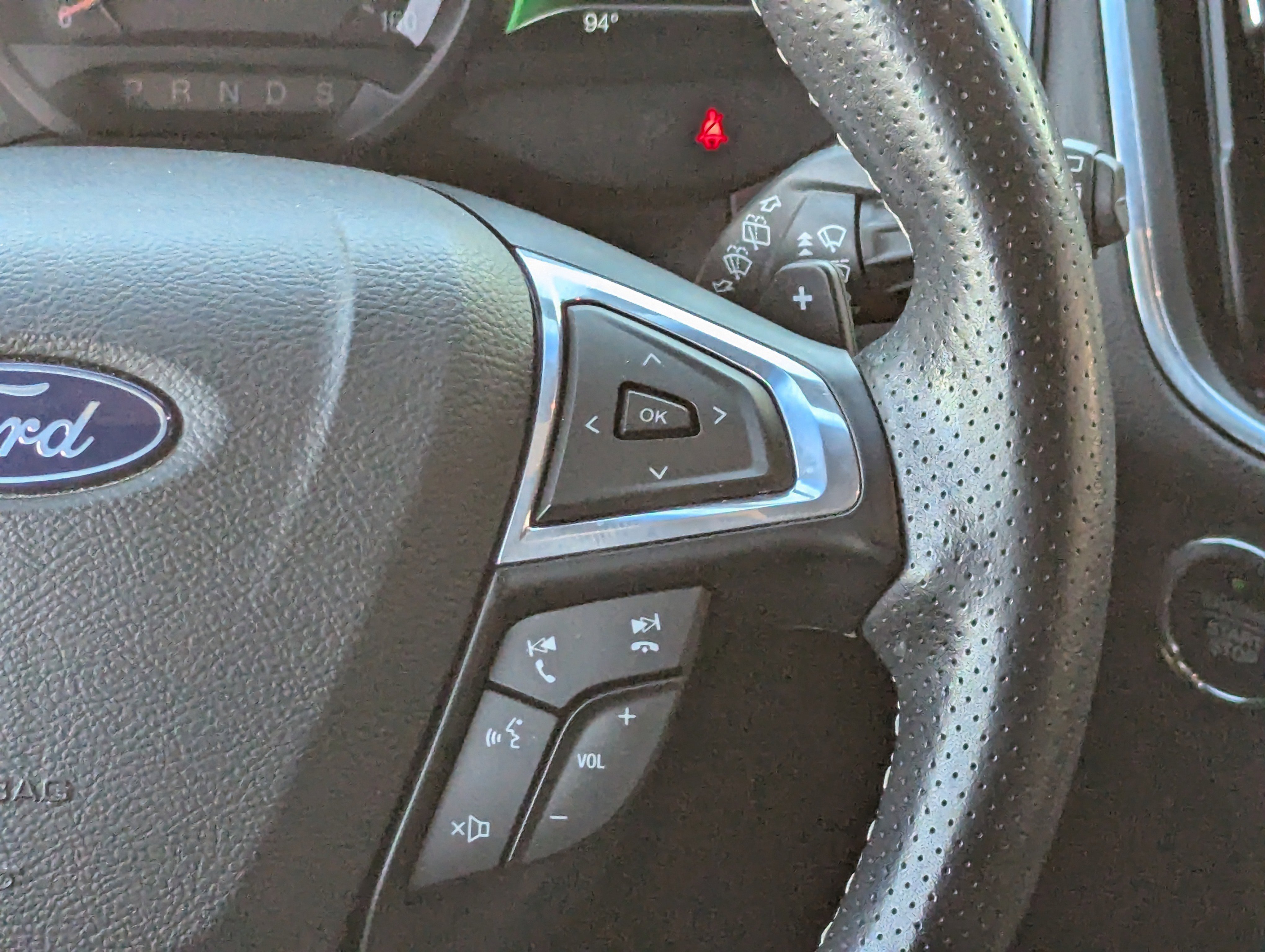 2019 Ford Edge ST photo 4