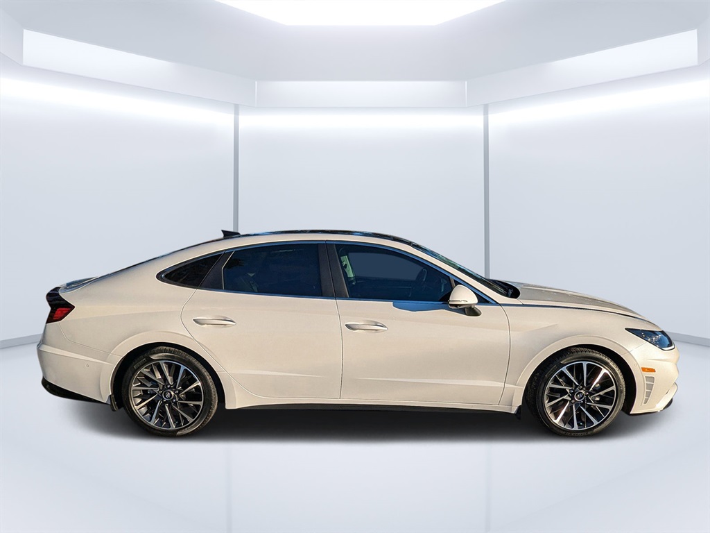 2022 Hyundai Sonata Limited photo 2