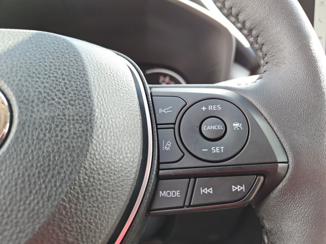 2024 Toyota RAV4 XLE Premium photo 33
