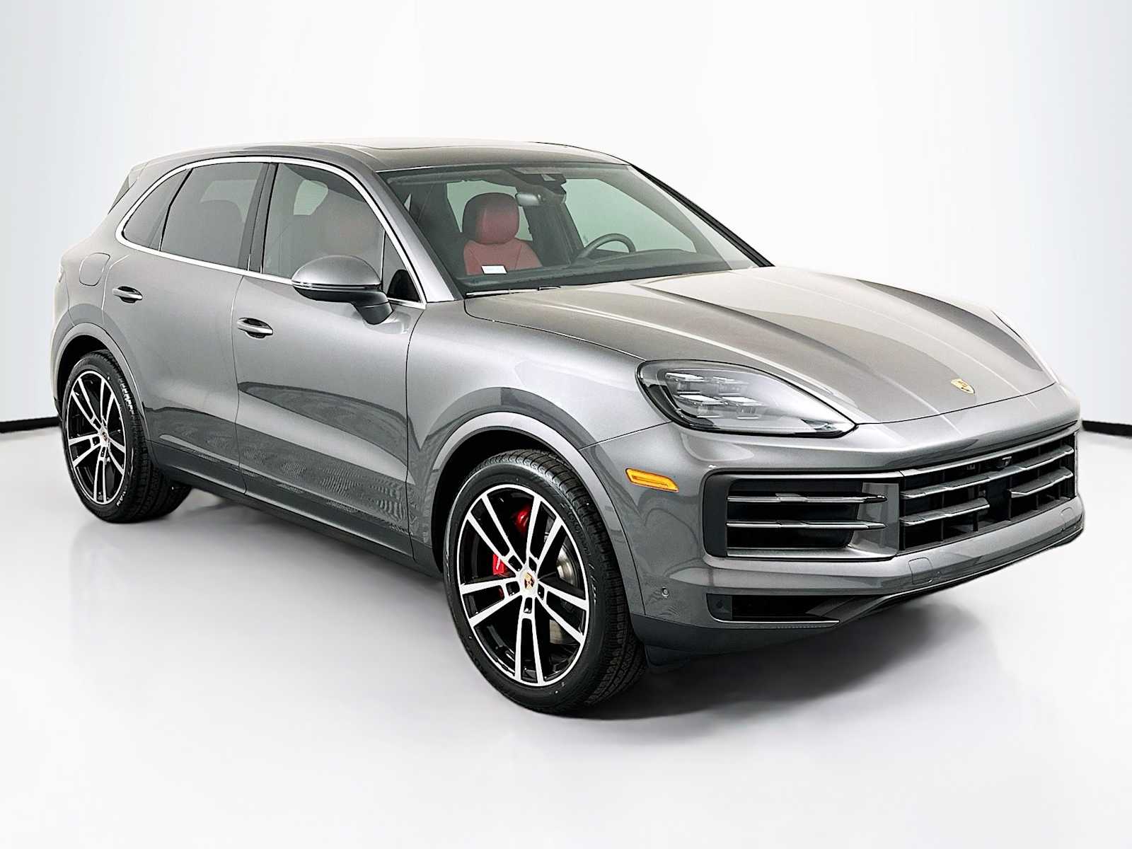 2025 Porsche Cayenne S photo 6
