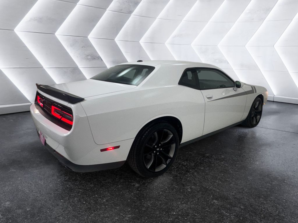 2018 Dodge Challenger SXT photo 4