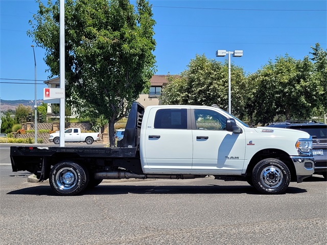 2024 Ram 3500 SLT photo 5