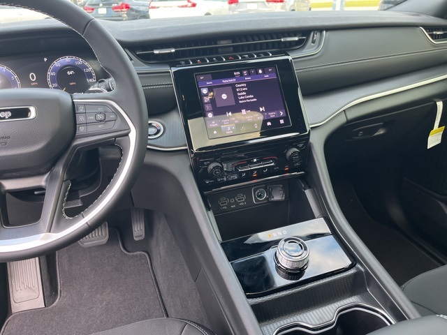 2025 Jeep Grand Cherokee Laredo X photo 16