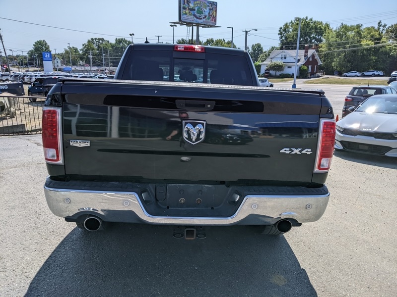 2017 Ram 1500 Laramie photo 3