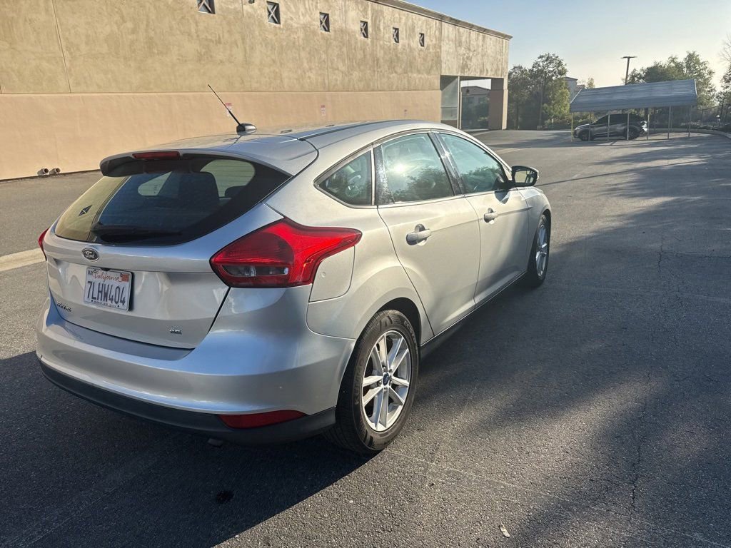 2015 Ford Focus SE photo 3