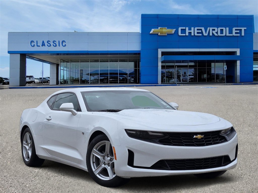 2023 Chevrolet Camaro 1LT's photo