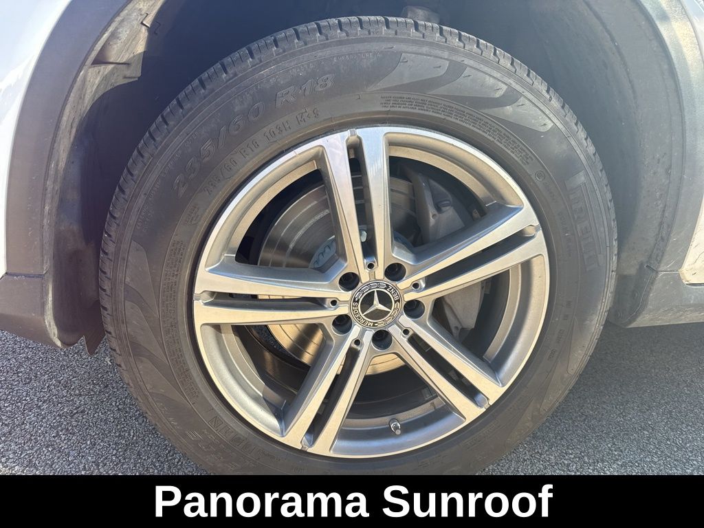 2022 Mercedes Benz GLC 300 4MATIC photo 4