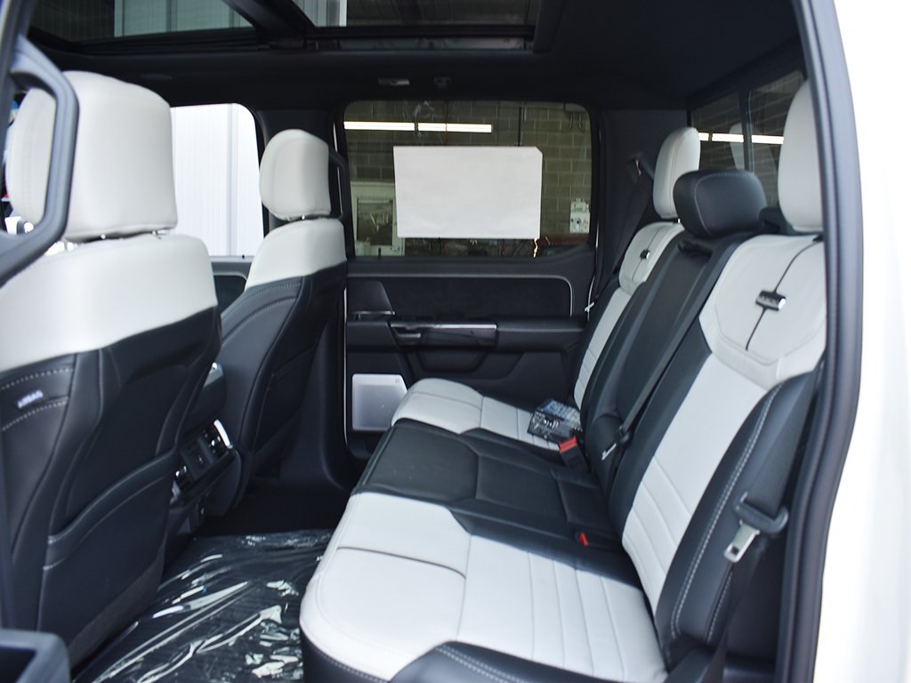 2025 Ford F-150 Lightning Platinum photo 6