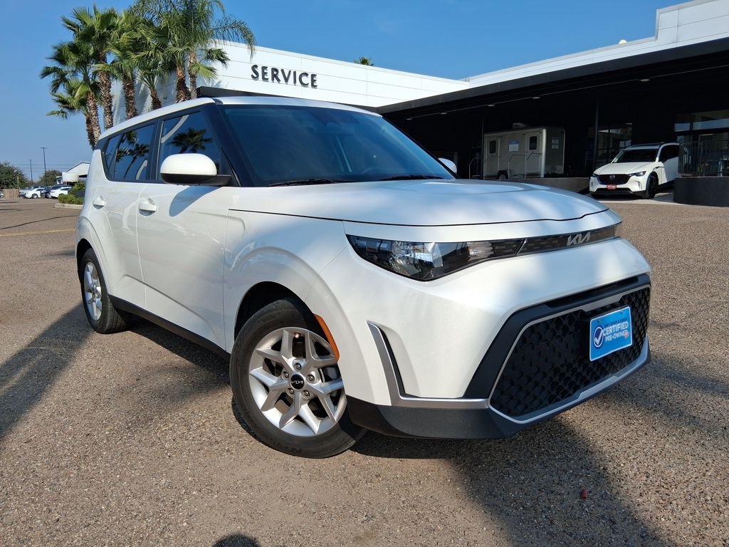 2023 Kia Soul LX's photo