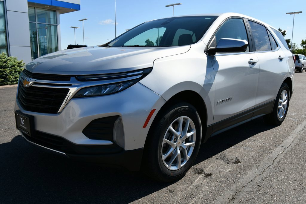 2022 Chevrolet Equinox LT photo 2
