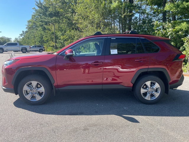 2025 Toyota RAV4 XLE photo 8