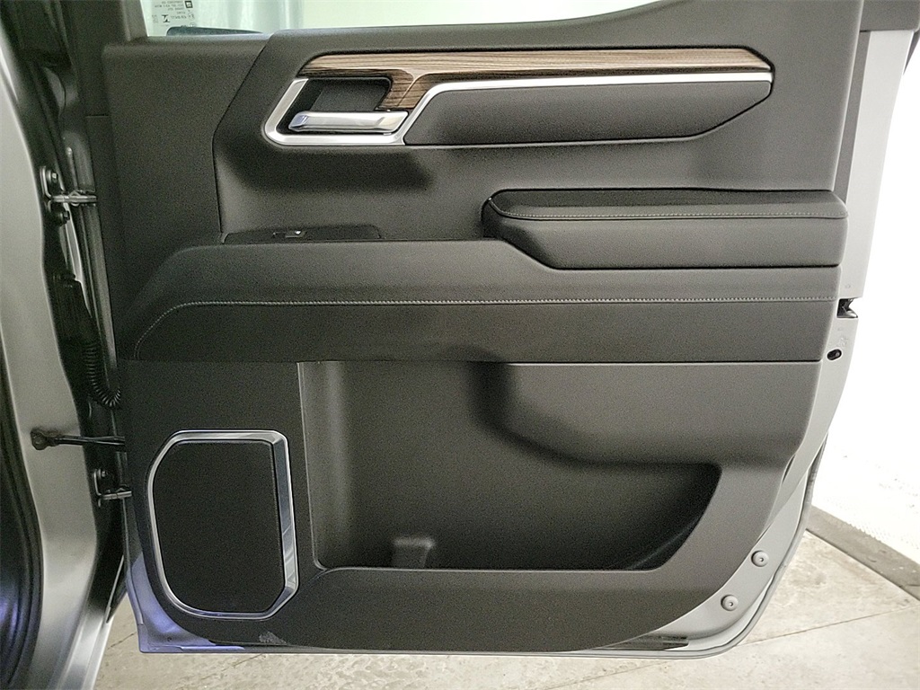 2025 CHEVROLET SILVERADO - Image 21