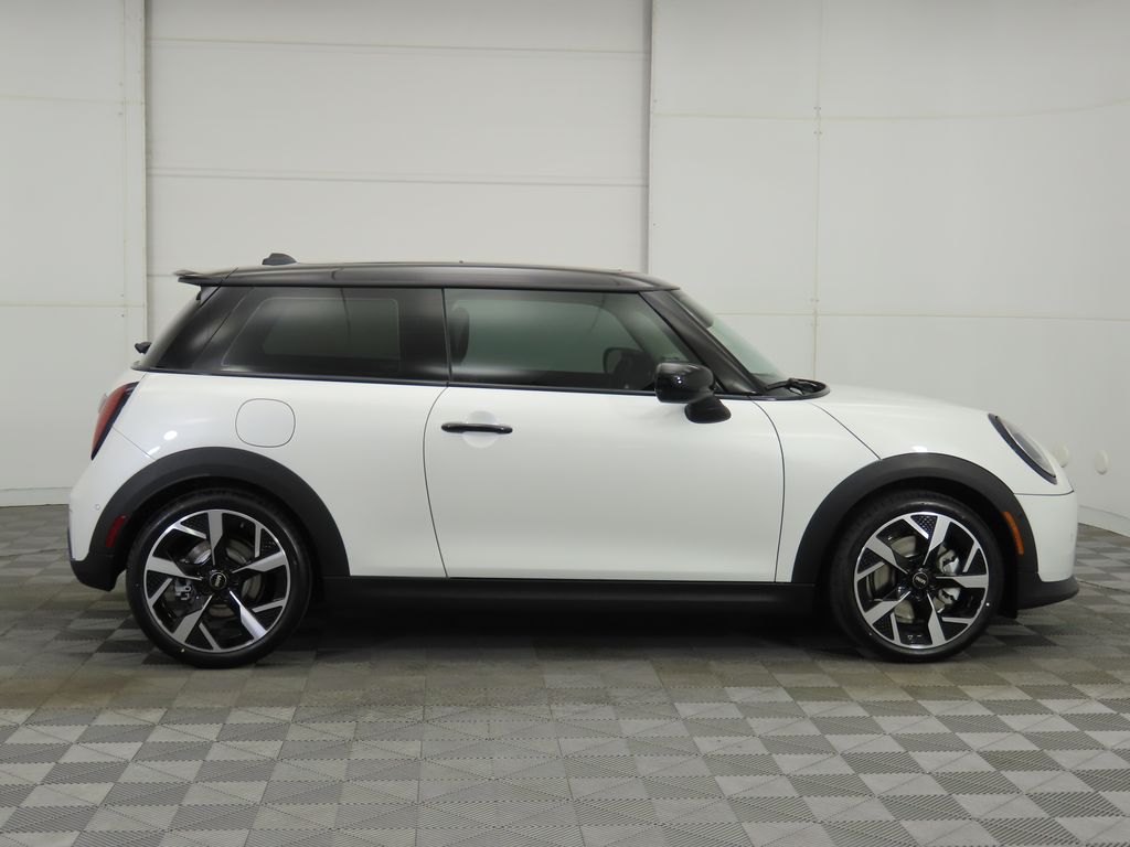 2026 Mini Cooper 2 Door Hardtop Signature photo 3
