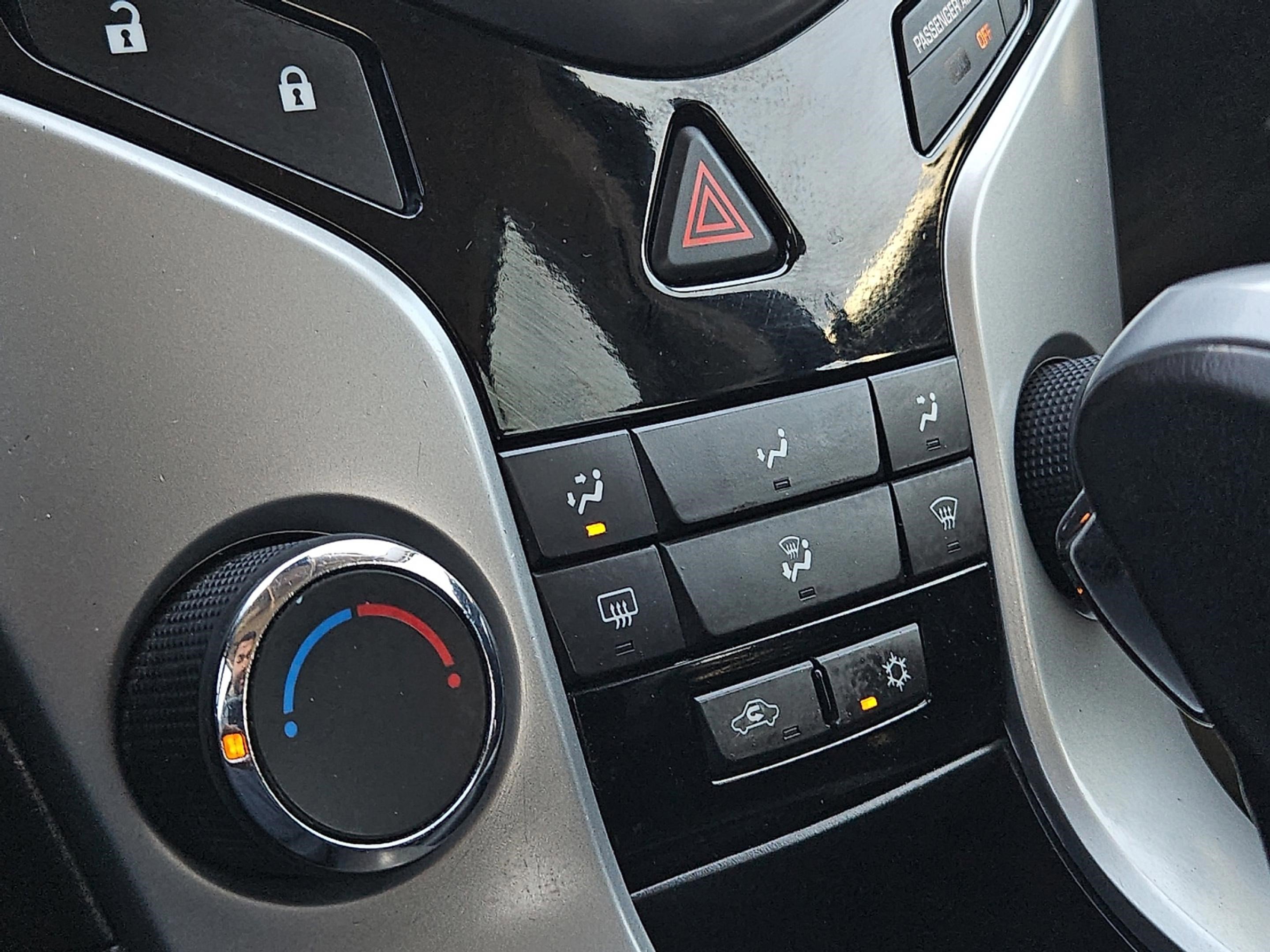 2014 Chevrolet Cruze photo 29