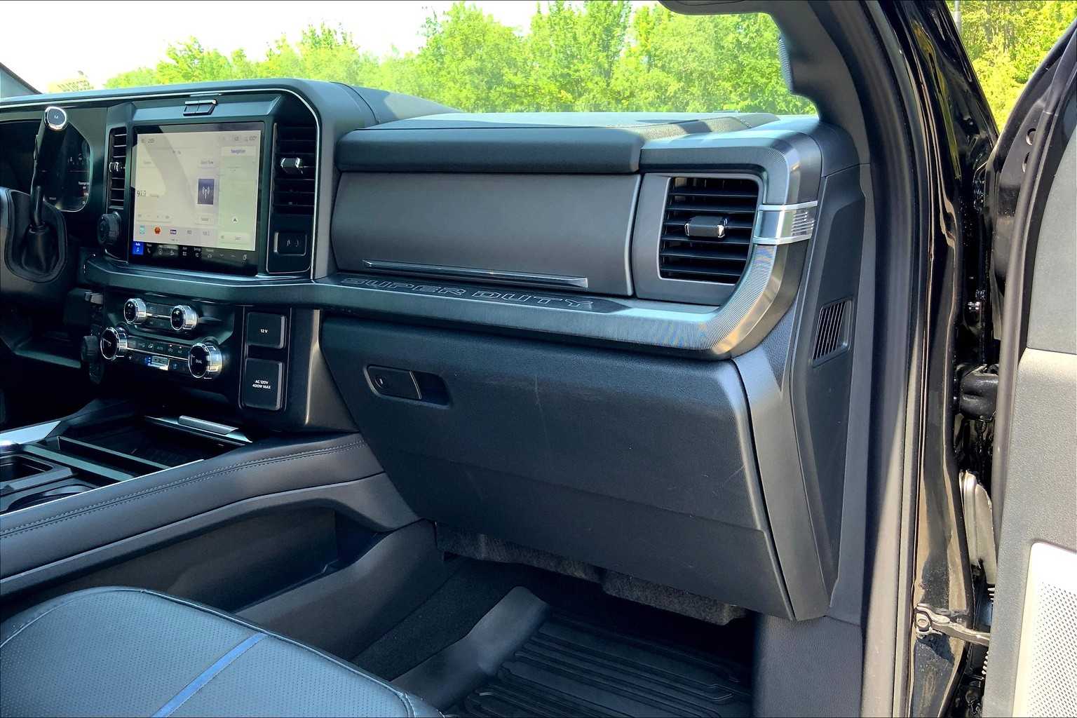 2025 Ford F-350 Platinum photo 17