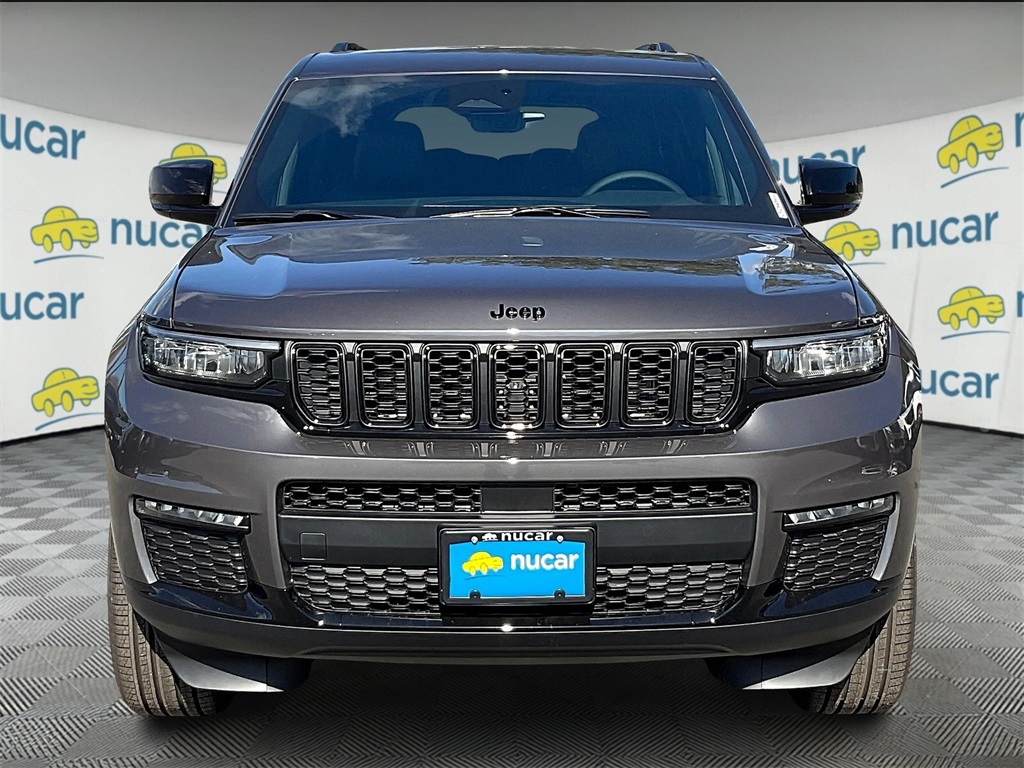 2025 Jeep Grand Cherokee Limited photo 2