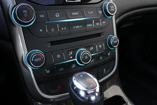 2015 Chevrolet Malibu 2LT photo 4