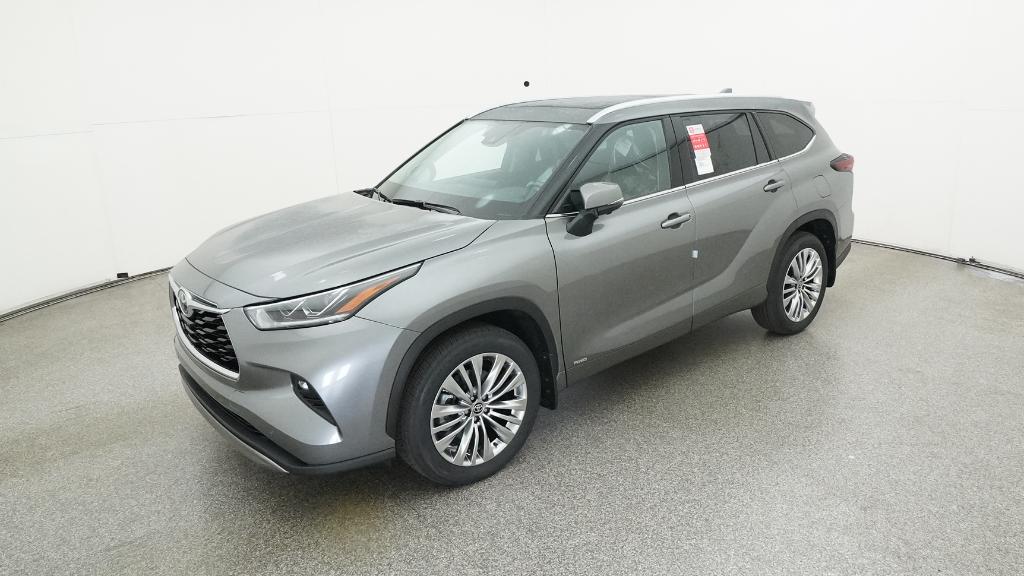 2026 Toyota Highlander Platinum's photo