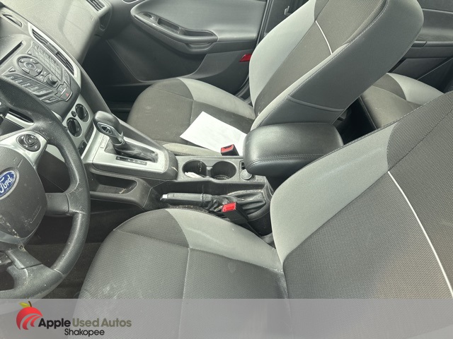 2014 Ford Focus SE photo 2