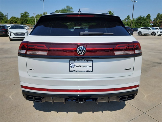 2026 Volkswagen Atlas Cross Sport SEL R-Line photo 2